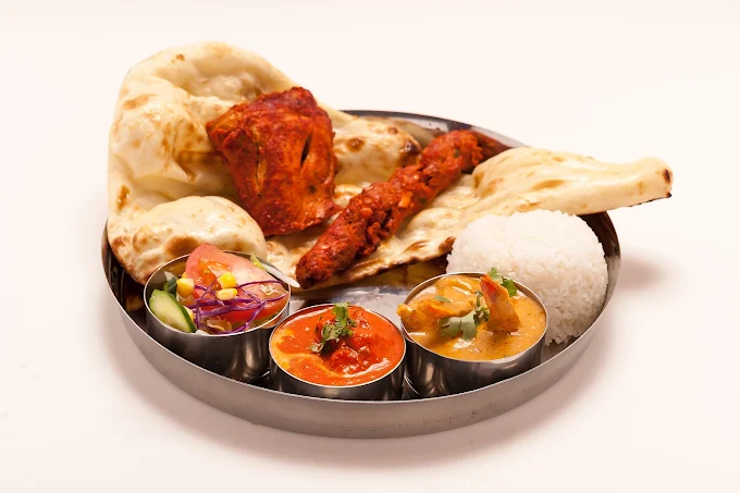 Mixed Platter with Naan, Tandoori Chicken & Curries